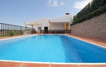 Benamocarra, Malaga, Andalucia, Spain 29719, 3 Bedrooms Bedrooms, ,1 BathroomBathrooms,House/Cottage,Vacation Rental,3946