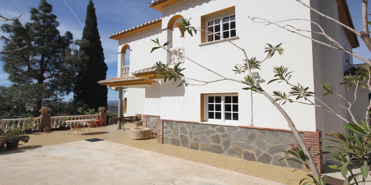 Los Colmenares, Alcaucín, Malaga, Andalusia, Spagna 29711, 6 Bedrooms Bedrooms, ,3 BathroomsBathrooms,House/Cottage,For Sale,Los Colmenares,4233