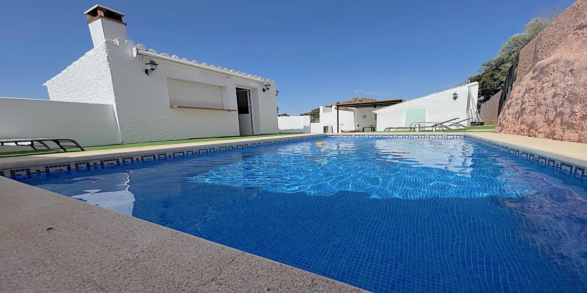 Pasada de Granadillo, Canillas de Aceituno, Malaga, Andalucia, Spain 29716, 4 Bedrooms Bedrooms, ,1 BathroomBathrooms,House/Cottage,For Rent,Pasada de Granadillo,4314