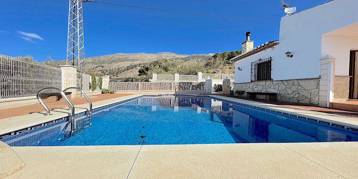 Canillas de Aceituno, Malaga, Andalusien, Spanien 29716, 4 Bedrooms Bedrooms, 4 Rooms Rooms,2 BathroomsBathrooms,house/cottage,Vacation Rental​,1165